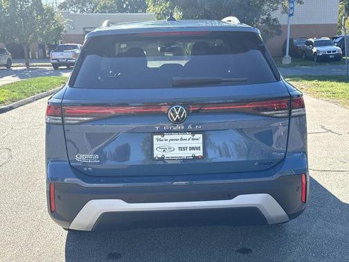 2025 Volkswagen Tiguan 2.0T SE 4MOTION