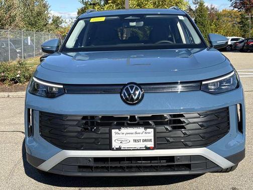2025 Volkswagen Tiguan 2.0T SE 4MOTION