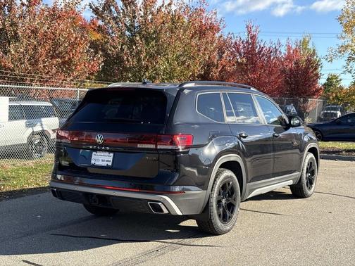 2025 Volkswagen Atlas 2.0T Peak Edition
