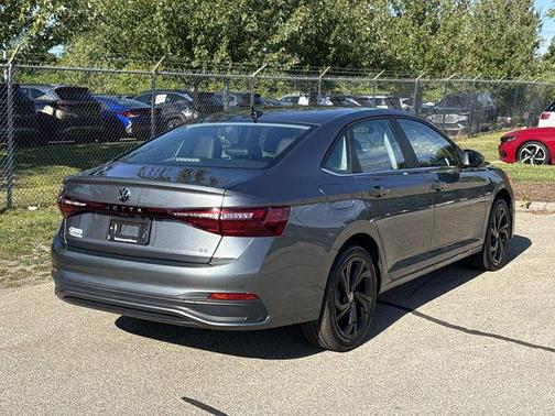 2025 Volkswagen Jetta 1.5T SE
