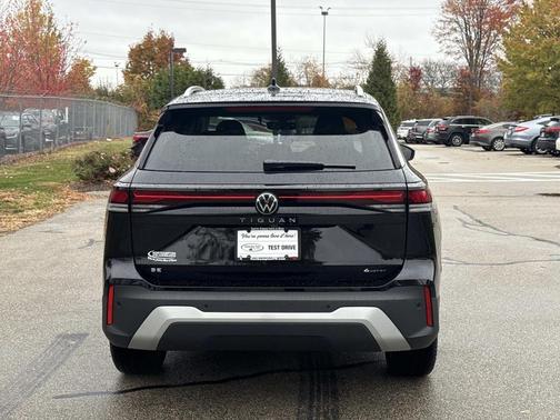 2025 Volkswagen Tiguan 2.0T SE 4MOTION