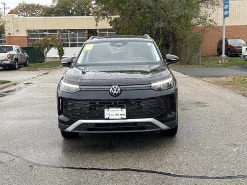 2025 Volkswagen Tiguan 2.0T SE 4MOTION