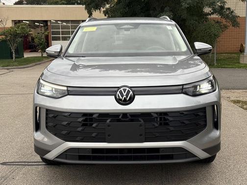 2025 Volkswagen Tiguan 2.0T SE 4MOTION