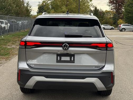 2025 Volkswagen Tiguan 2.0T SE 4MOTION