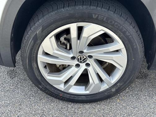 2022 Volkswagen Atlas 3.6L SE w/Technology