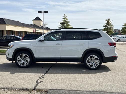 2022 Volkswagen Atlas 3.6L SE w/Technology