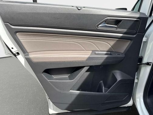 2022 Volkswagen Atlas 3.6L SE w/Technology