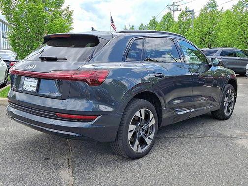 2022 Audi e-tron Premium