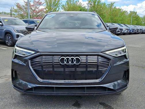 2022 Audi e-tron Premium