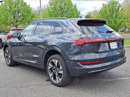 2022 Audi e-tron Premium