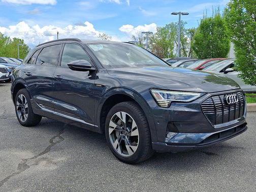 2022 Audi e-tron Premium
