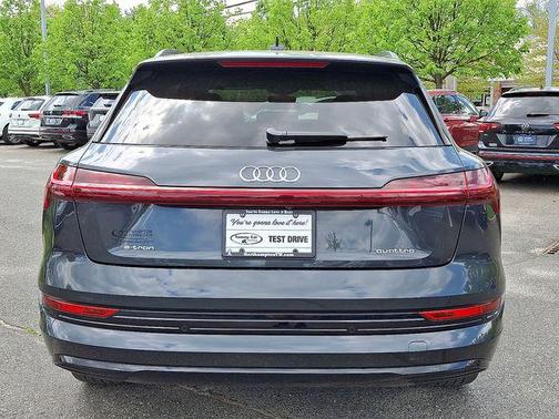 2022 Audi e-tron Premium