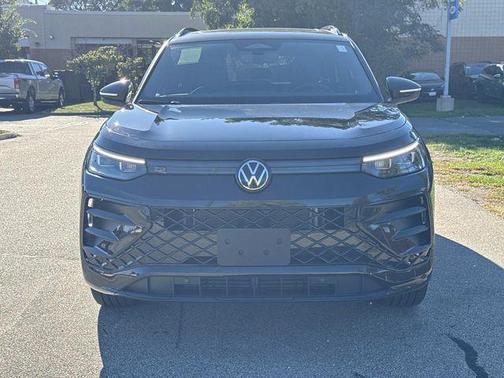 2025 Volkswagen Tiguan 2.0T SE R-Line Black 4MOTION