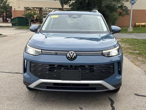 2025 Volkswagen Tiguan 2.0T SE 4MOTION