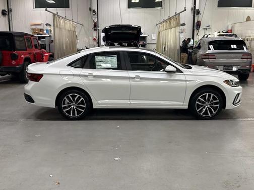 2026 Volkswagen Jetta 1.4T SE