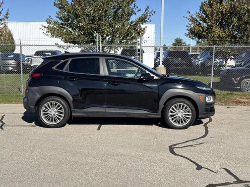 2021 Hyundai KONA SEL Plus