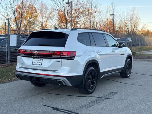2026 Volkswagen Atlas 2.0T Peak Edition