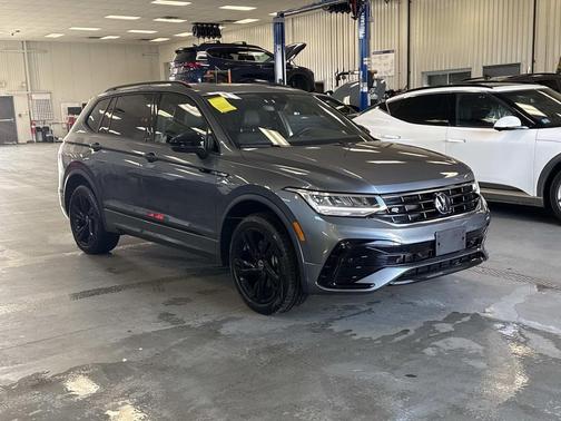 2024 Volkswagen Tiguan 2.0T SE R-Line Black 4MOTION
