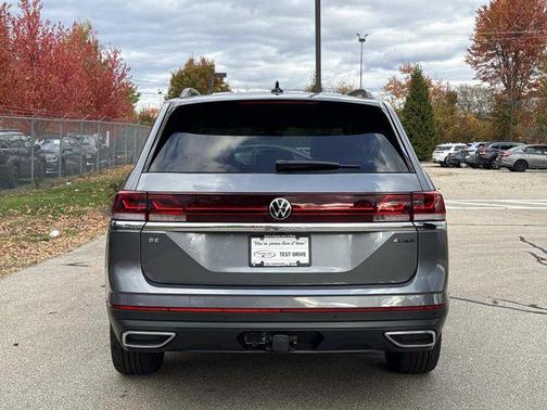 2025 Volkswagen Atlas 2.0T SE w/Technology 4MOTION