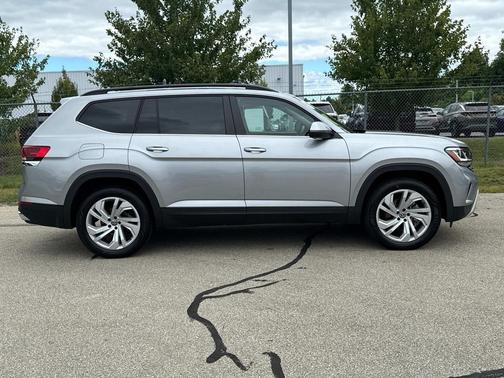 2022 Volkswagen Atlas 3.6L SE w/Technology