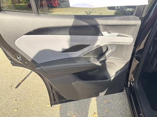 2025 Volkswagen Tiguan 2.0T SE 4MOTION