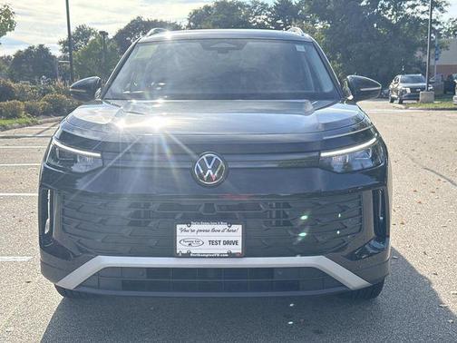 2025 Volkswagen Tiguan 2.0T SE 4MOTION