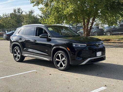 2025 Volkswagen Tiguan 2.0T SE 4MOTION