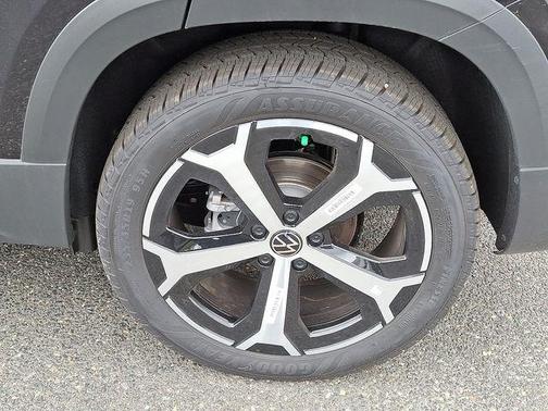 2025 Volkswagen Taos 1.5T SEL