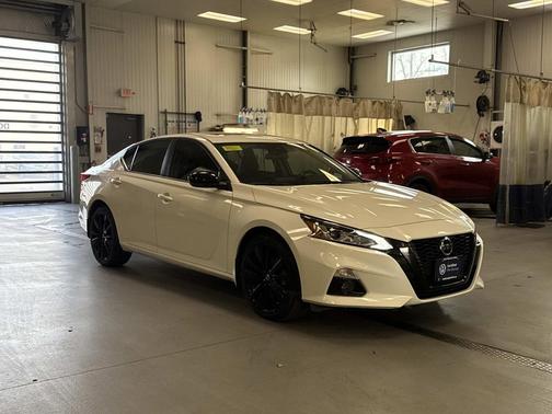2022 Nissan Altima SR Intelligent AWD