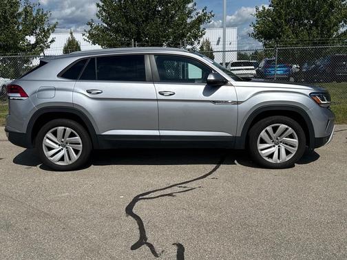 2022 Volkswagen Atlas Cross Sport 3.6L V6 SE w/Technology