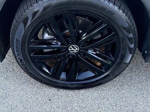 2022 Volkswagen Tiguan 2.0T SE R-Line Black 4MOTION