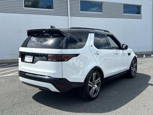 2023 Land Rover Discovery P300 S R-Dynamic