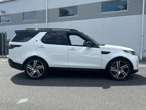 2023 Land Rover Discovery P300 S R-Dynamic