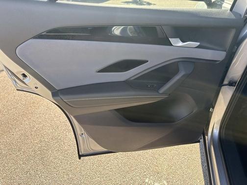 2025 Volkswagen Tiguan 2.0T SE 4MOTION