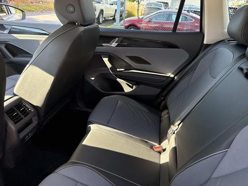 2025 Volkswagen Tiguan 2.0T SE 4MOTION