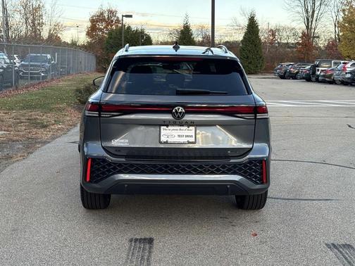 2026 Volkswagen Tiguan 2.0T SE R-Line Black 4MOTION