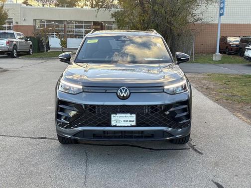 2026 Volkswagen Tiguan 2.0T SE R-Line Black 4MOTION