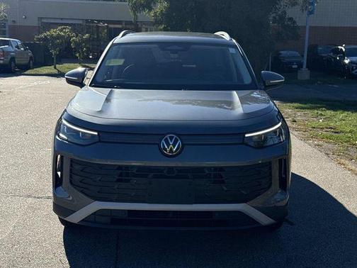 2025 Volkswagen Tiguan 2.0T SE 4MOTION
