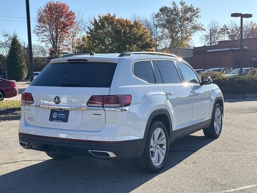 2022 Volkswagen Atlas 3.6L SE w/Technology
