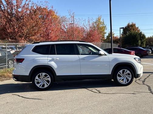 2022 Volkswagen Atlas 3.6L SE w/Technology
