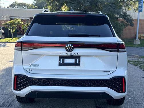 2025 Volkswagen Tiguan 2.0T SE R-Line Black 4MOTION