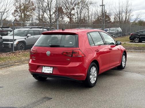 2016 Volkswagen Golf TSI S 4-Door