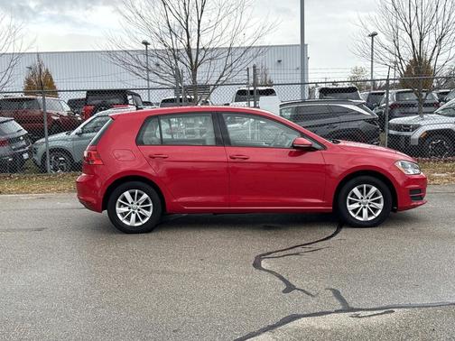 2016 Volkswagen Golf TSI S 4-Door