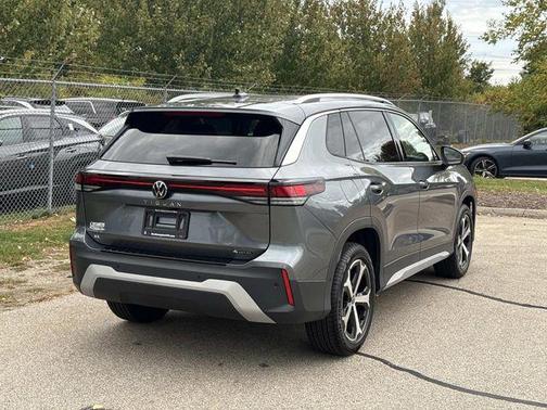 2025 Volkswagen Tiguan 2.0T SE 4MOTION
