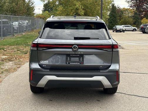 2025 Volkswagen Tiguan 2.0T SE 4MOTION