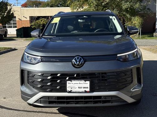 2025 Volkswagen Tiguan 2.0T SE 4MOTION