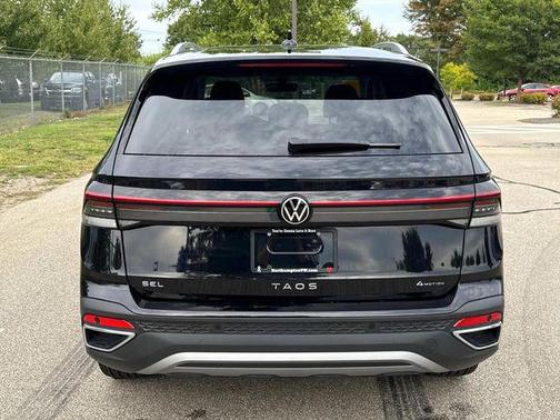 2025 Volkswagen Taos 1.5T SEL