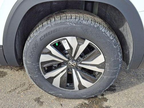 2025 Volkswagen Atlas 2.0T SE