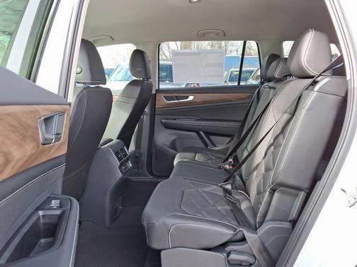 2025 Volkswagen Atlas 2.0T SE