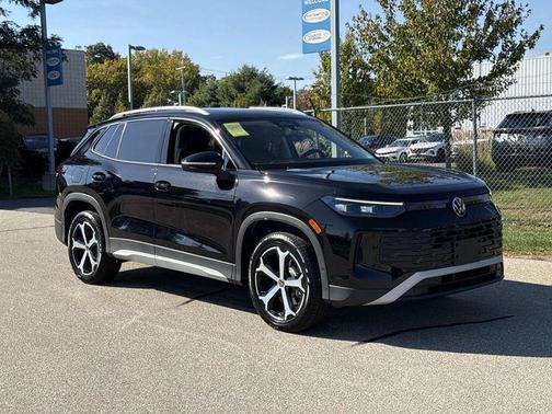 2025 Volkswagen Tiguan 2.0T SE 4MOTION
